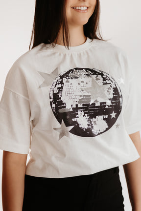 T-shirt branca globo prata
