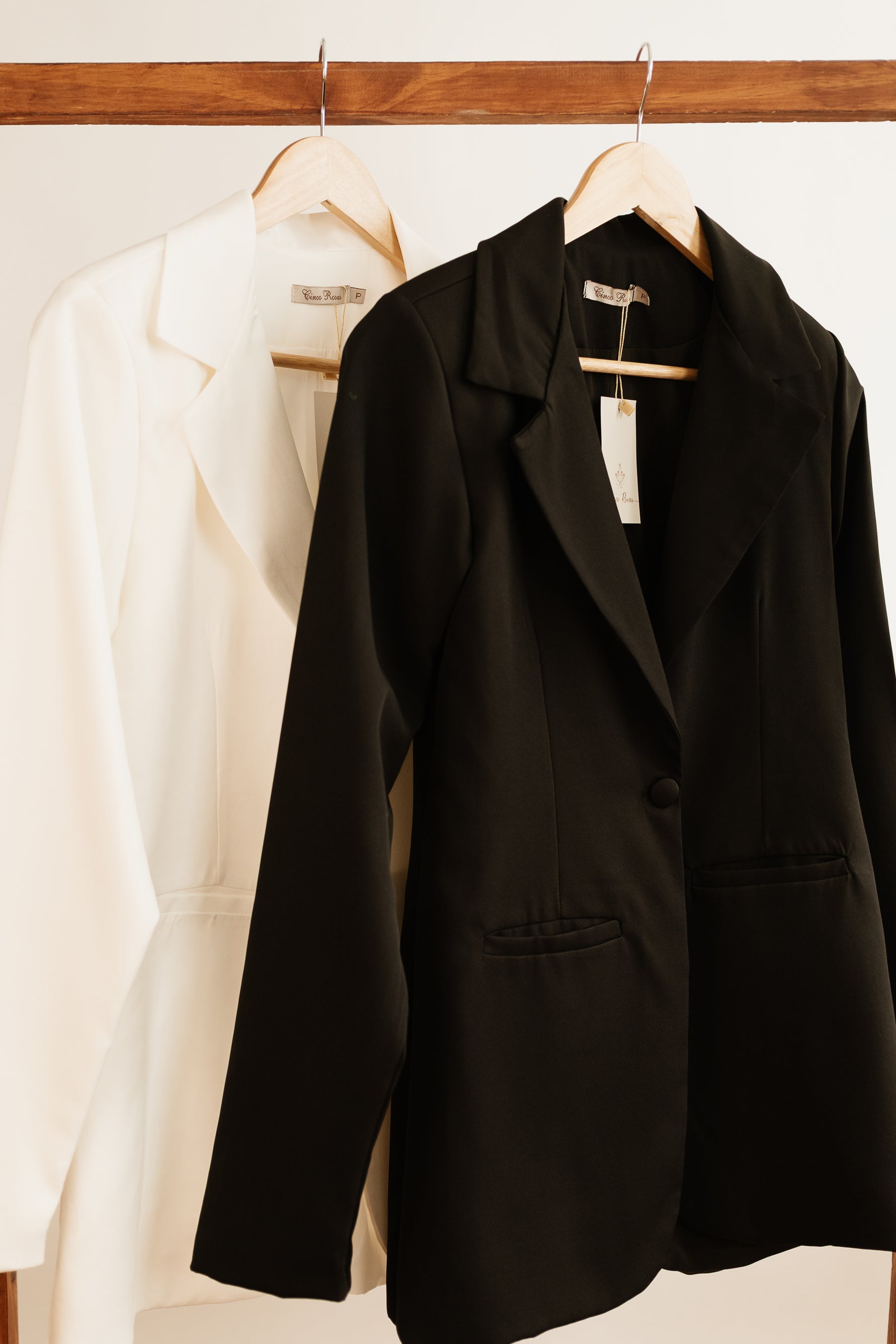 Blazer alongado com gola Tulipa
